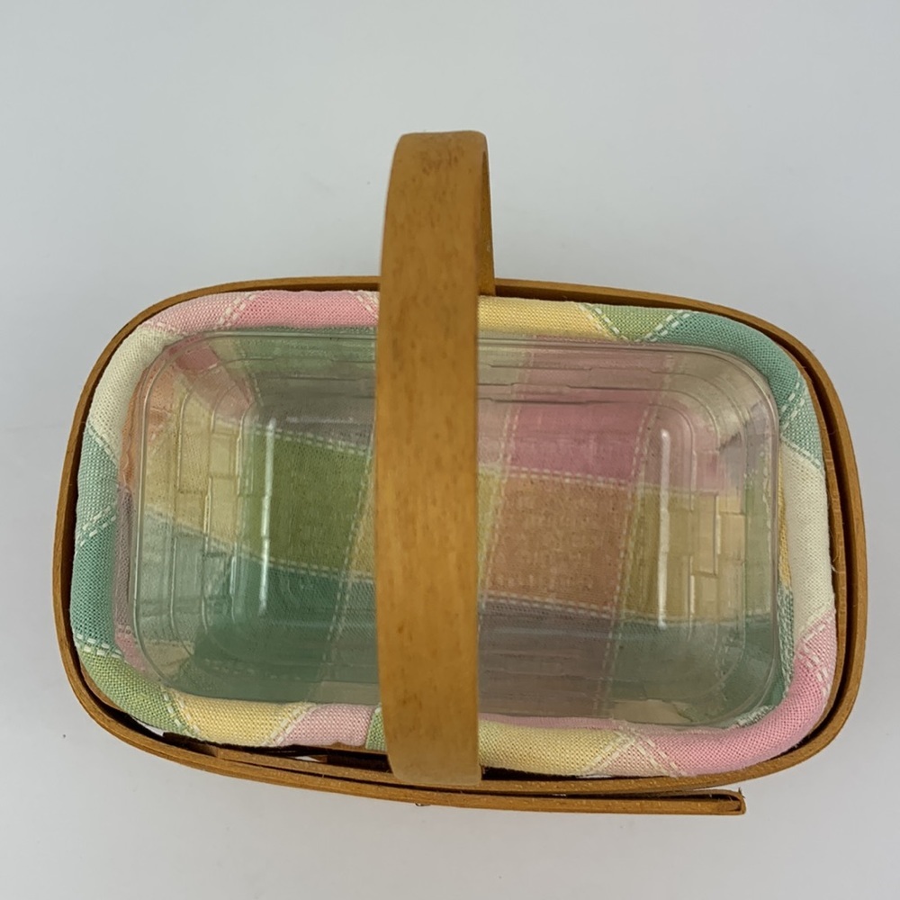 Longaberger basket handwoven 2000 basket with fabric liner in plastic insert - Picture 3 of 10